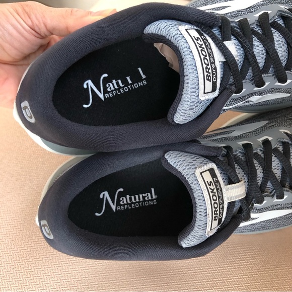 Brooks Flow 7 women’s running Gray / Black Sneakers shoe size 9.5 Medium - Picture 12 of 16